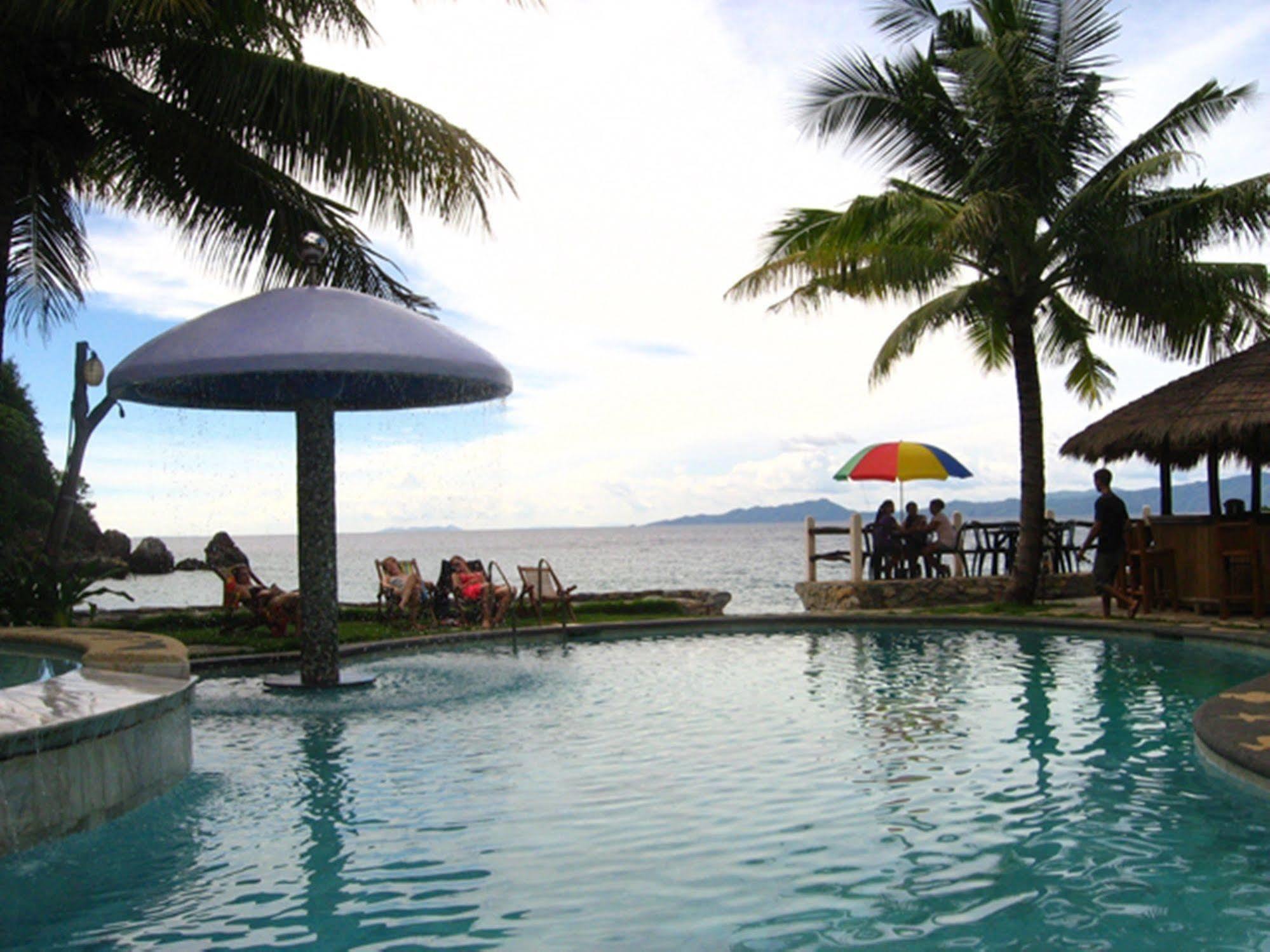 El Canonero Diving Beach Resort Puerto Galera Bagian luar foto