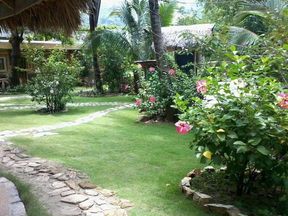 El Canonero Diving Beach Resort Puerto Galera Bagian luar foto